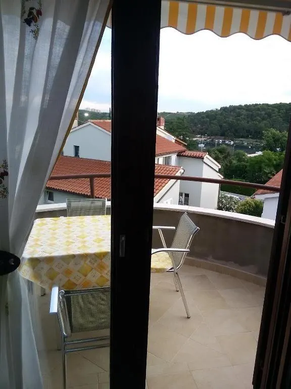 Apartment In Banjole With Terrace, Air Conditioning, Wifi, Washing Machine 3360-3