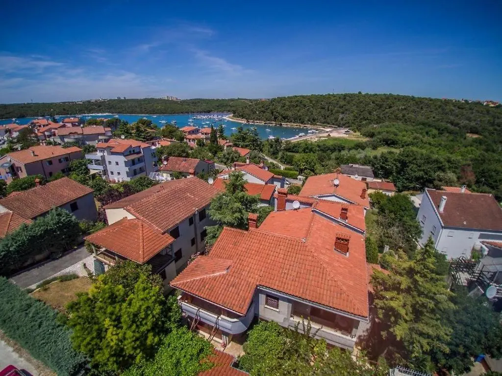 Apartment In Banjole With Terrace, Air Conditioning, Wifi, Washing Machine 3360-3 0*,  Croatia