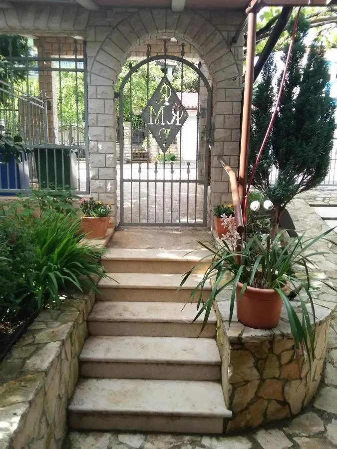 Apartment In Banjole With Terrace, Air Conditioning, Wifi, Washing Machine 3360-3