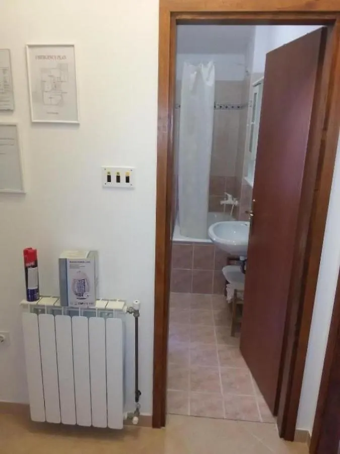 Apartment In Banjole With Terrace, Air Conditioning, Wifi, Washing Machine 3360-3 0*,
