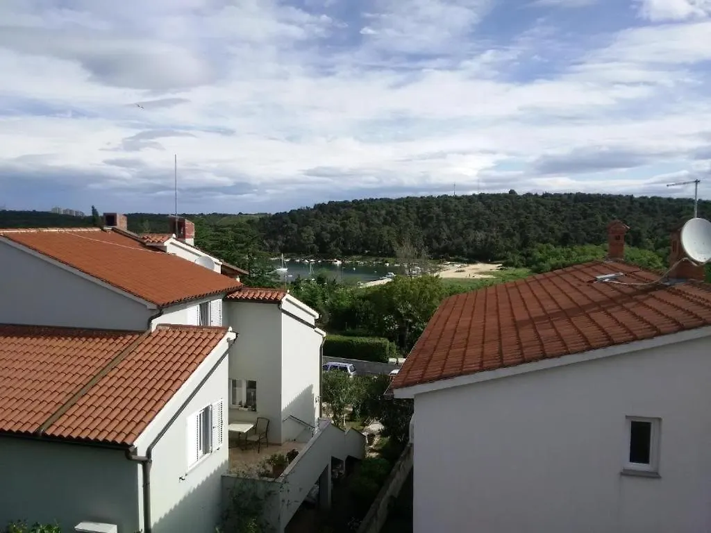 Apartment In Banjole With Terrace, Air Conditioning, Wifi, Washing Machine 3360-3 0*,