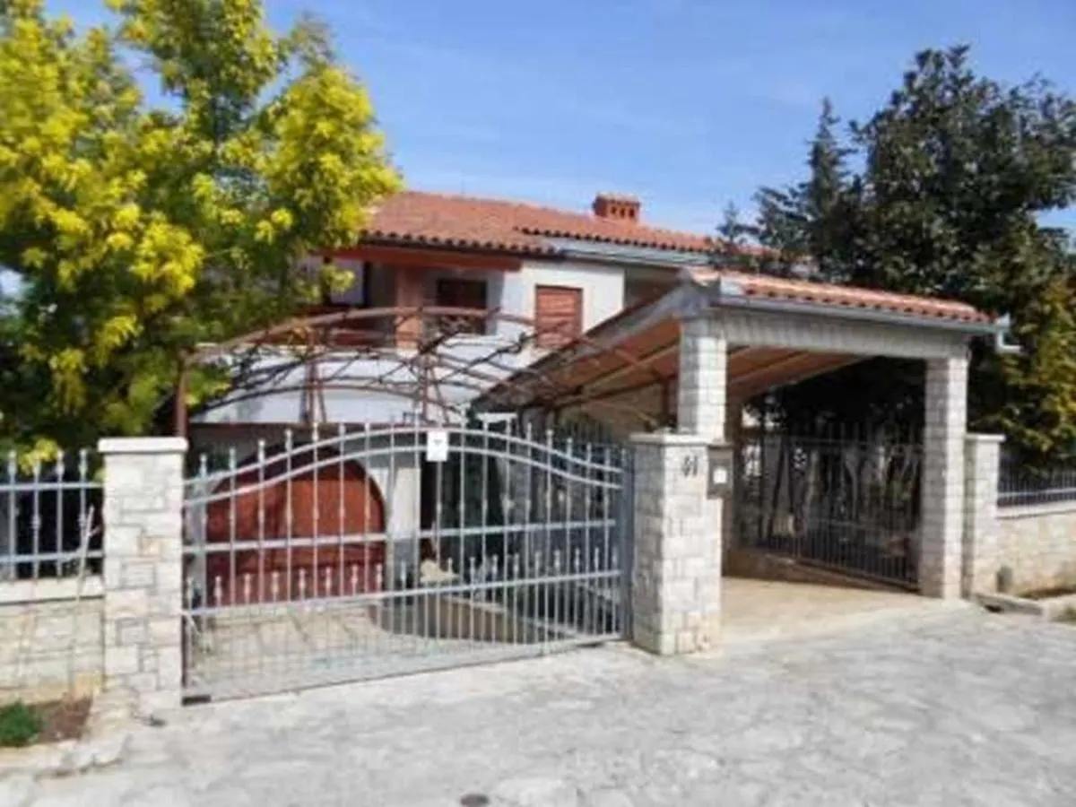 Apartment In Banjole With Terrace, Air Conditioning, Wifi, Washing Machine 3360-3 0*,